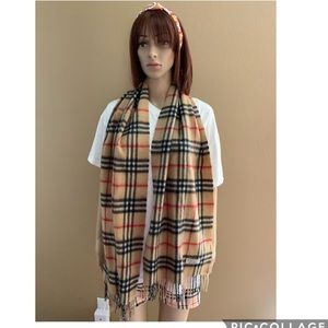 ❤️SOLD❤️ Vintage Burberry scarf